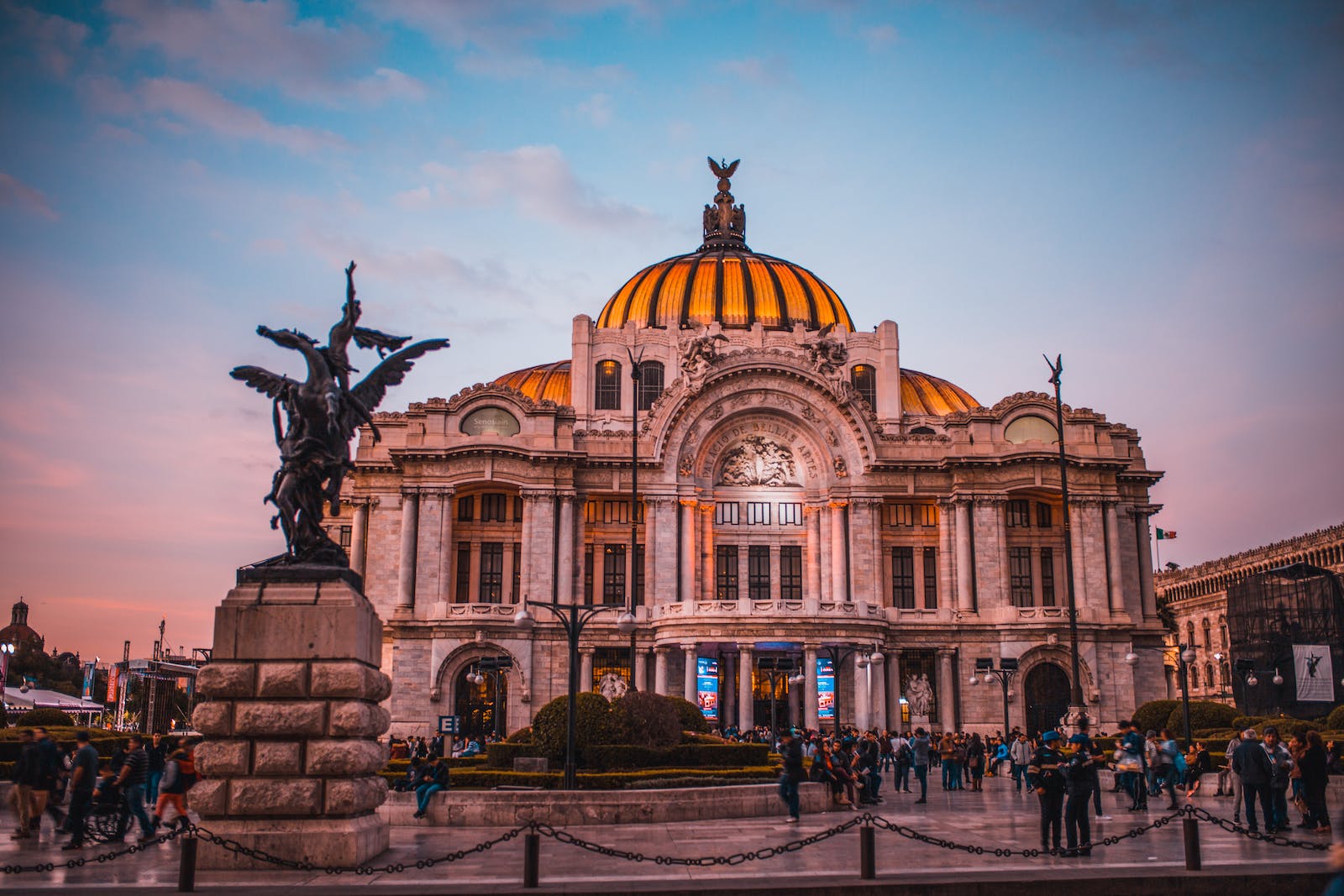 Zona Maco during Mexico City Art Week - Photo by Rafael Guajardo