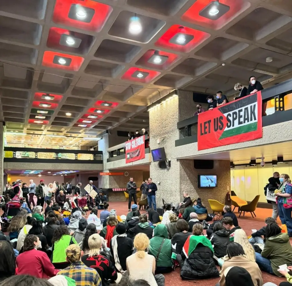 Activists Stage ‘Guerrilla Festival’ of Palestinian Art in Barbican Centre Amid Censorship Controversy