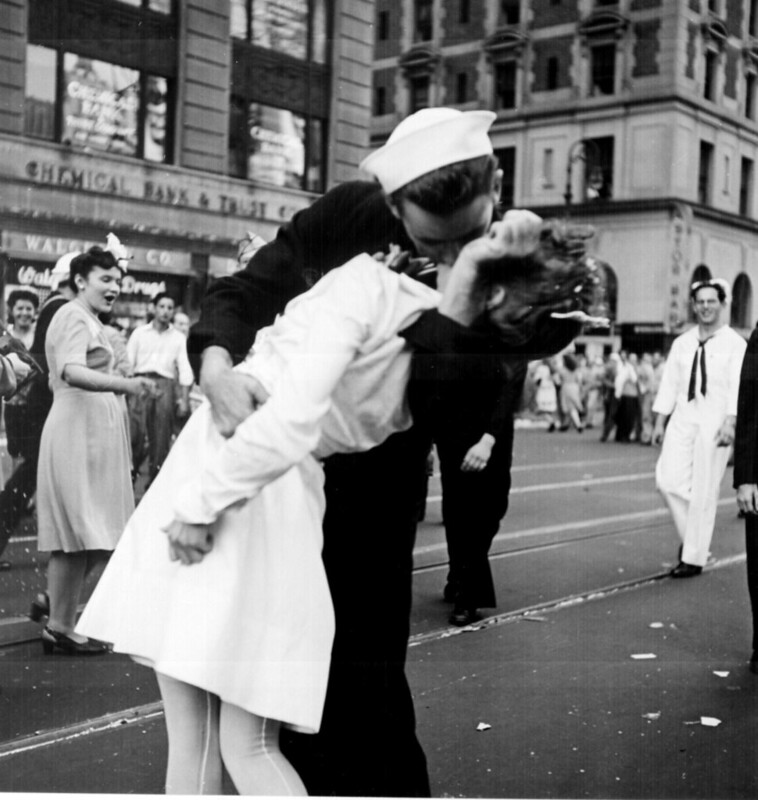 The iconic WWII kissing photo