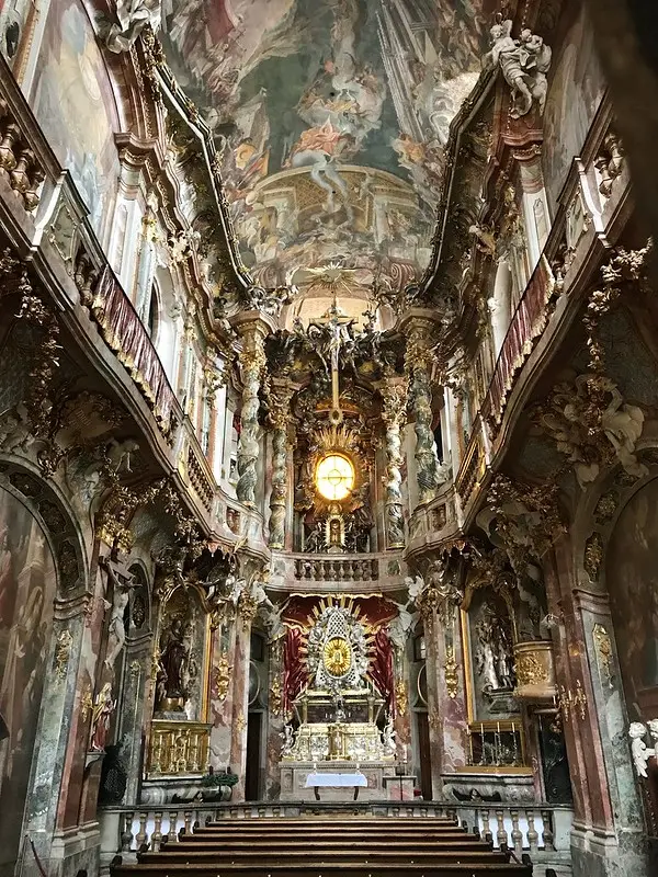 A church presenting rococo's maximalism
